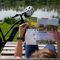 Faltkarte mit allen Informationen über die Gartenradtouren