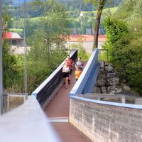 Schwimmende Murbrücke