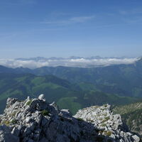 in den Seckauer Tauern halten sich die Nebelfelder im Tal