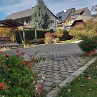 Dorfplatz in Fischbach, Joglland-Waldheimat in der Oststeiermark