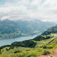 Höhenweg mit Blick auf den Walensee