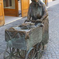 Tante Katie, Székesfehérvár