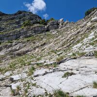 Hier beim Aufstieg zum Grat, scheint aber wohl die falsche Variante zu sein.