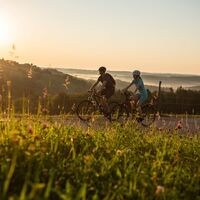 Sonnenuntergang bei der Radtour im Schilcherland