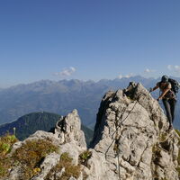 die Schlüsselstelle kommt erst im Abstieg, davor maximal B