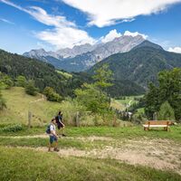 Aussichtspunkt mit den Gipfeln der Kamnik-Savinja Alpen im Hintergrund