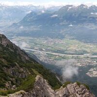 Ausblick vom höchsten Punkt ins Rheintal: Kügrat, 2123 m.