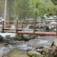 0.7 km Brücke über die Taurach