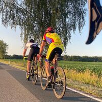 Trainingsfahrt auf ruhiger Landstraße