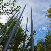 Skulptur: Über den Teichen