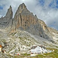 Valle del Vaiolet - Rifugien Vaiolet und Preuss ©Archivio APT Val di Fassa