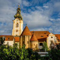 Stadtpfarrkirche Hartberg und Karner in der Oststeiermark