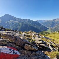 Blick zur Bergstation - Wegmarkierung Nr. 518