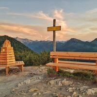 Gipfelbank auf der Kleinen Hochwurzen