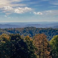 Aussicht von der Ginsburg über die herbstliche Landschaft