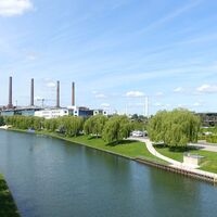 Mittellandkanal, Autostadt und Volkswagenwerk in Wolfsburg