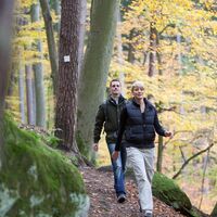 Wanderer auf dem Kirkeler Felsenpfad