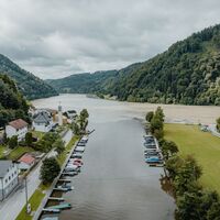 Radfahrerinnen Gasthof Gierlinger Obermühl an der Donau