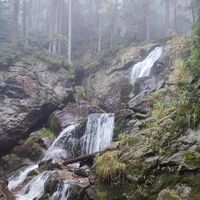 Erste Wasserfälle der Rißlochfälle oberhalb der Holzbrücke
