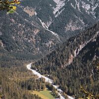 Blick zur Gernalm am Aufstieg zum Plumssattel