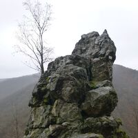 Bischofsmütze, Felsformation oberhalb des Kautenbachtals