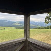.. mit Ötscherblick (rechtes Fenster; heut etwas im Dunst)