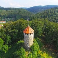 Blick auf die Scharfenburg und dem Ortsteil Thal
