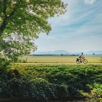 EuroVelo 9 mit Blick auf den Schneeberg