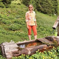 Brunnen mit Wasser in der Nähe der Jagdhütte Fobisalm