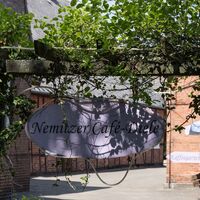 Eingang zur Nemitzer Café Diele