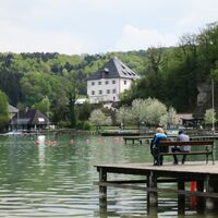 Ein Platz zum Träumen vor dem Schloss Mattsee.