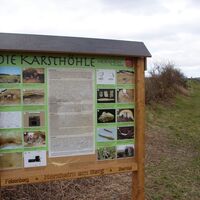 Informationstafel an der Herxheimer Karsthöhle