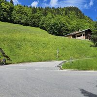 Spitz rechts Richtung Alpengasthaus Edelweiss