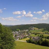 Ausblick auf das Bergdorf Fischbach_Oststeiermark