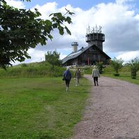 Neue Gehlberger Hütte mit Schneekopfturm