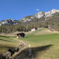 Scheffau_Seebachgraben_Wiesenweg_Hinterstein_März