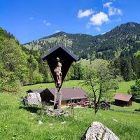 Blick über die Spatenau-Alm (Doagl Alm) zur Hochries