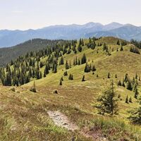 Blick zum Enzianboden - im Hintergrund die Seckauer Tauern