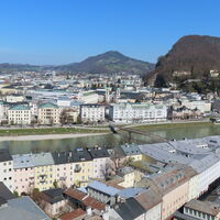 Neustadt mit Kapuziner Berg