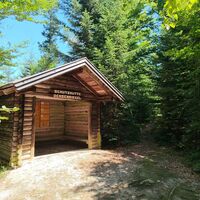 Schutzhütte Ochselriegel im Anstieg zur Kleinen Kanzel / Steinberg