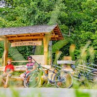 Radfahrer beim Hilmtor in der Gemeinde Dechantskirchen in der Oststeiermark