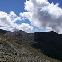 Blick zu den blauen Seen und den Morgenkogel