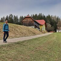 Wir wandern beim vlg. Böcksteiner vorbei