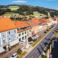 Blick auf den Hauptplatz in Bad St. Leonhard