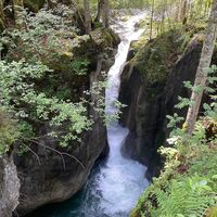Wasserfall am Wegesrand