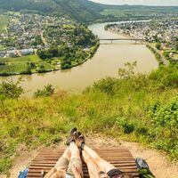 Rast mit Blick auf die Mosel am Huxlayplateau