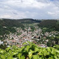Aussicht über Schramberg von der Burgruine Hohenschramberg