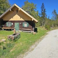Jagdhütte mit Quelle