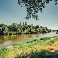 Kiesplatz Lauffen a.N. mit Blick auf Rathausburg | HeilbronnerLand