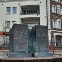 Geschichtsbrunnen in Alpen am Niederrhein